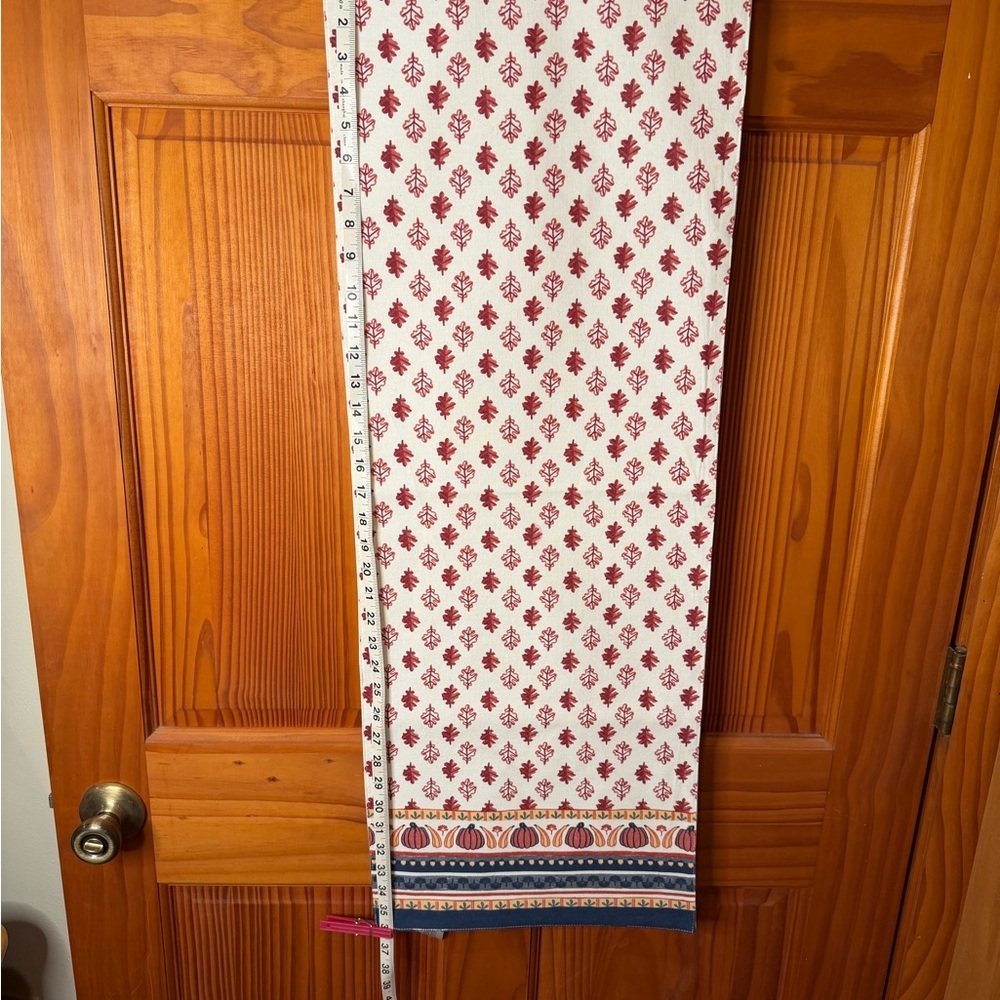 NWOT Kohl's Red and Cream Leaf Pumpkin Table Runner (2 never used)
